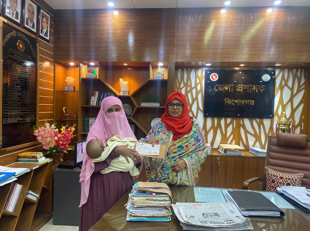 টাইমস টুডেতে সংবাদ প্রকাশ, শিশুর চিকিৎসায় পাশে দাঁড়ালেন কিশোরগঞ্জ জেলা প্রশাসক