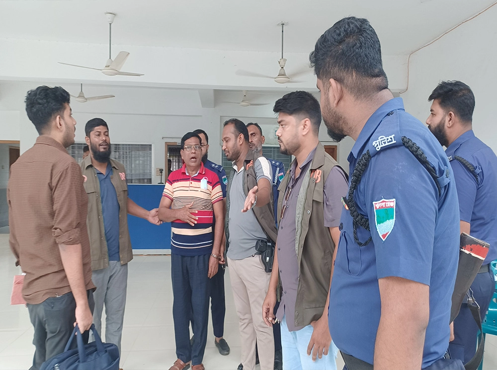 ভারতে যাওয়ার সময় সীমান্তে আ.লীগ নেতা ধরা