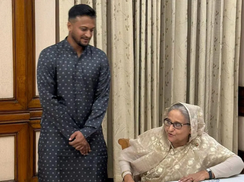 শেখ হাসিনাকে জন্মদিনের শুভেচ্ছা জানালেন সাকিব