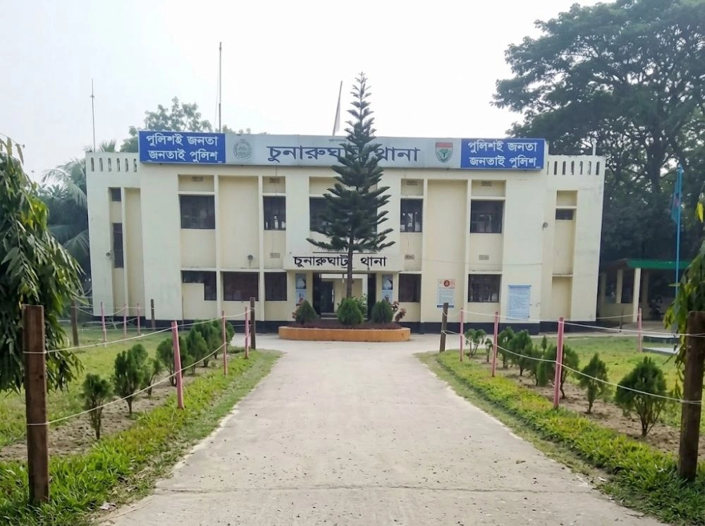 নিরীহ ব্যক্তিকে মাদক দিয়ে ফাঁসানোর চেষ্টা, এসআই-কনস্টেবল ক্লোজড