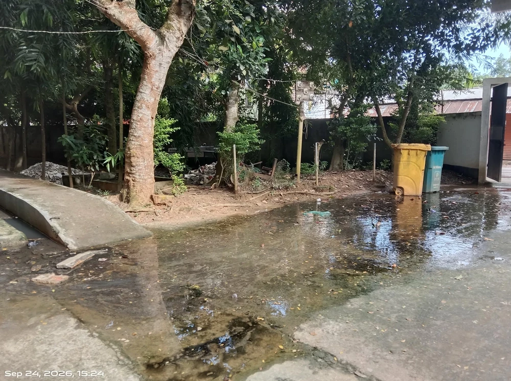 কুবির নজরুল হলে ড্রেন অব্যবস্থাপনা, ভোগান্তিতে শিক্ষার্থীরা