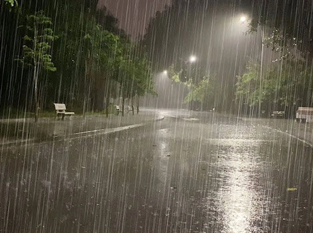 রাতে ঢাকায় বৃষ্টির আভাস