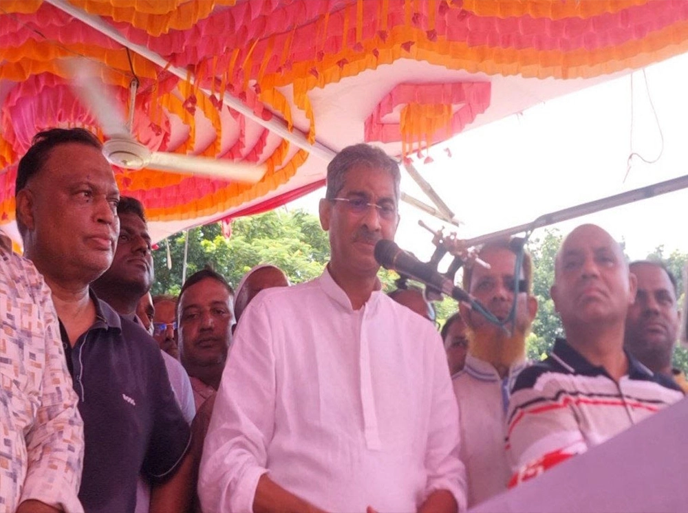 পাংশায় পদ্মা ব্যারেজের প্রস্তাবিত স্থান পরিদর্শনে মন্ত্রী-উপদেষ্টাগণ