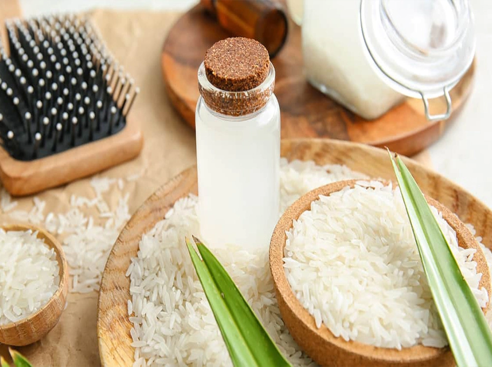 মুখের কালচে দাগ কমাতে চাল ধোয়া পানির ব্যবহার