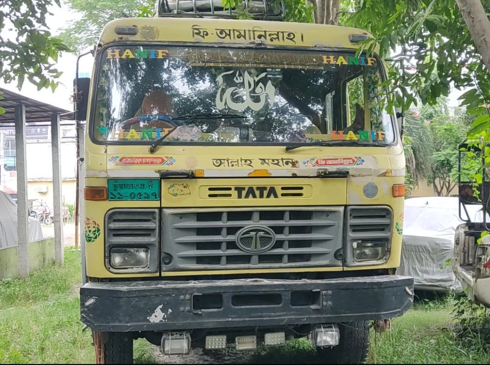 কুষ্টিয়ায় ট্রাকসহ ১২ টন তরল চিনি জব্দ, আটক ৬