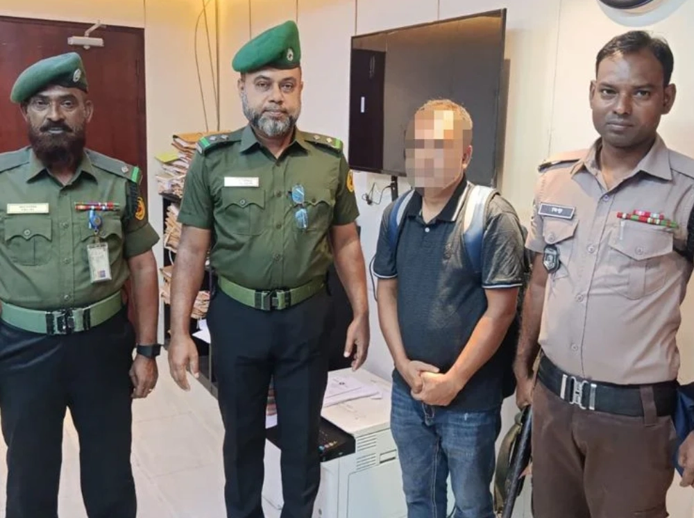 ডিজিএফআই কর্মকর্তা পরিচয়ে স্বাস্থ্য অধিদফতরে প্রতারণার চেষ্টা, আটক ১
