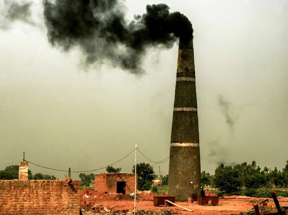চোখ রাঙাচ্ছে ইট পোড়ানোর আসন্ন মৌসুম