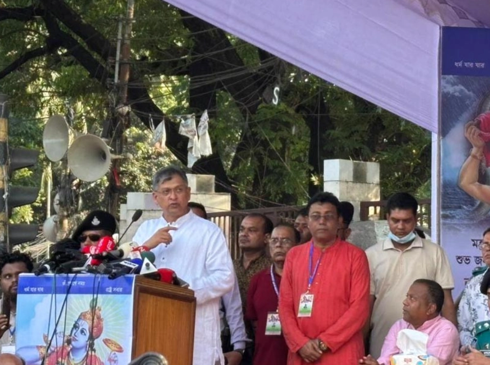 সনাতন ধর্মাবলম্বীদের সংখ্যালঘু না ভাবার আহ্বান স্বরাষ্ট্রমন্ত্রীর