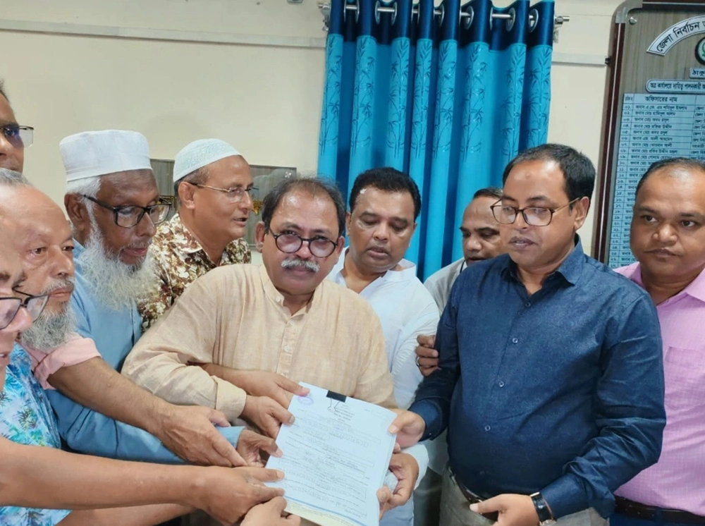 ঠাকুরগাঁও-১ উপ-নির্বাচন: মনোনয়ন জমা দিলেন বিএনপির প্রার্থী মির্জা ফয়সল