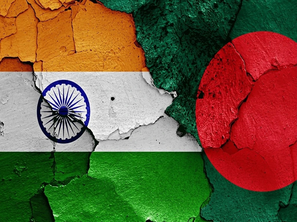 দুই বাংলাদেশিকে সহায়তার অভিযোগে ভারতে সেনা সদস্য গ্রেফতার