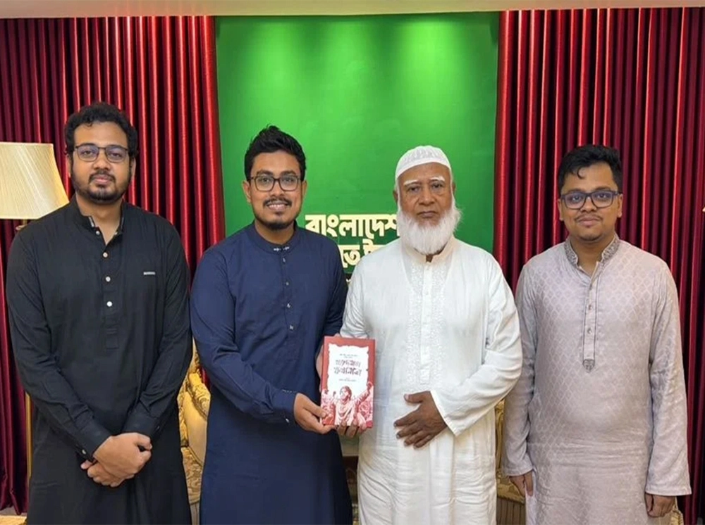 জামায়াত আমিরের সাথে ডাকসু নেতাদের সাক্ষাৎ