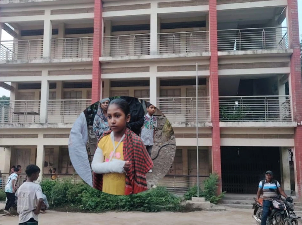 বাঞ্ছারামপুরে শিক্ষিকার বেত্রাঘাতে ছাত্রীর হাত ভাঙার অভিযোগ