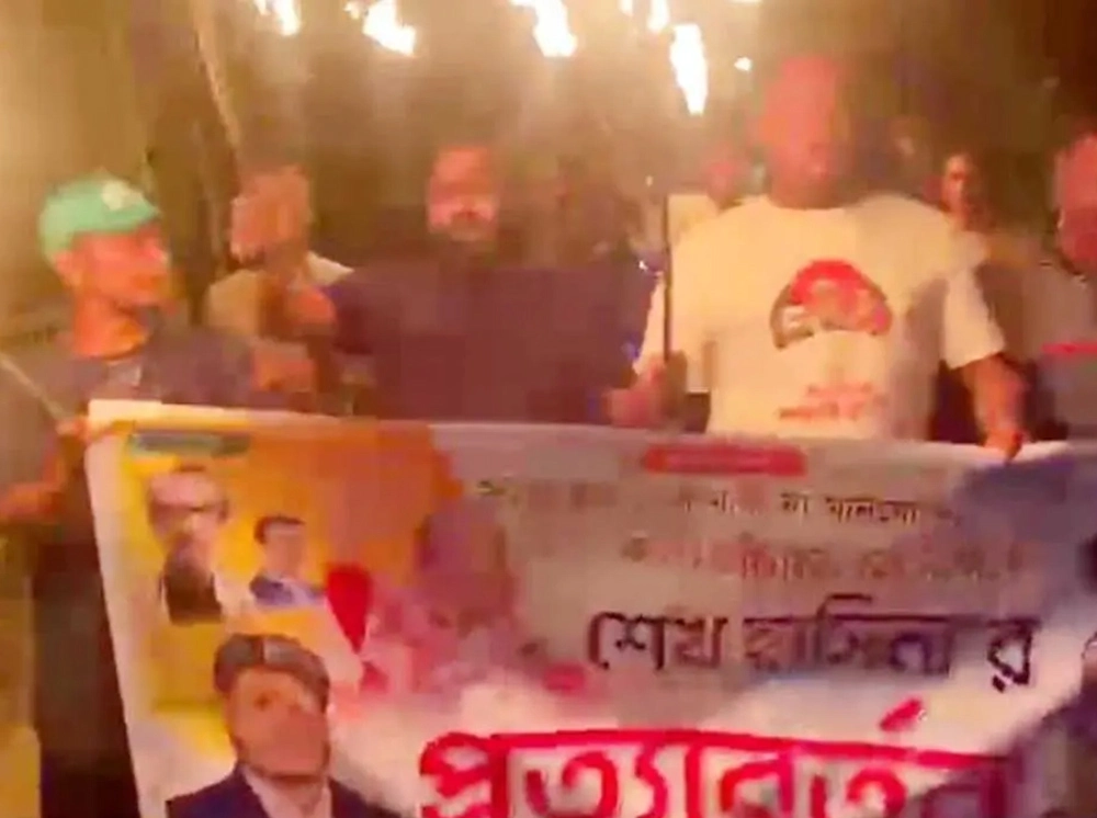 বরগুনায় কার্যক্রম নিষিদ্ধ যুবলীগের মশাল মিছিল