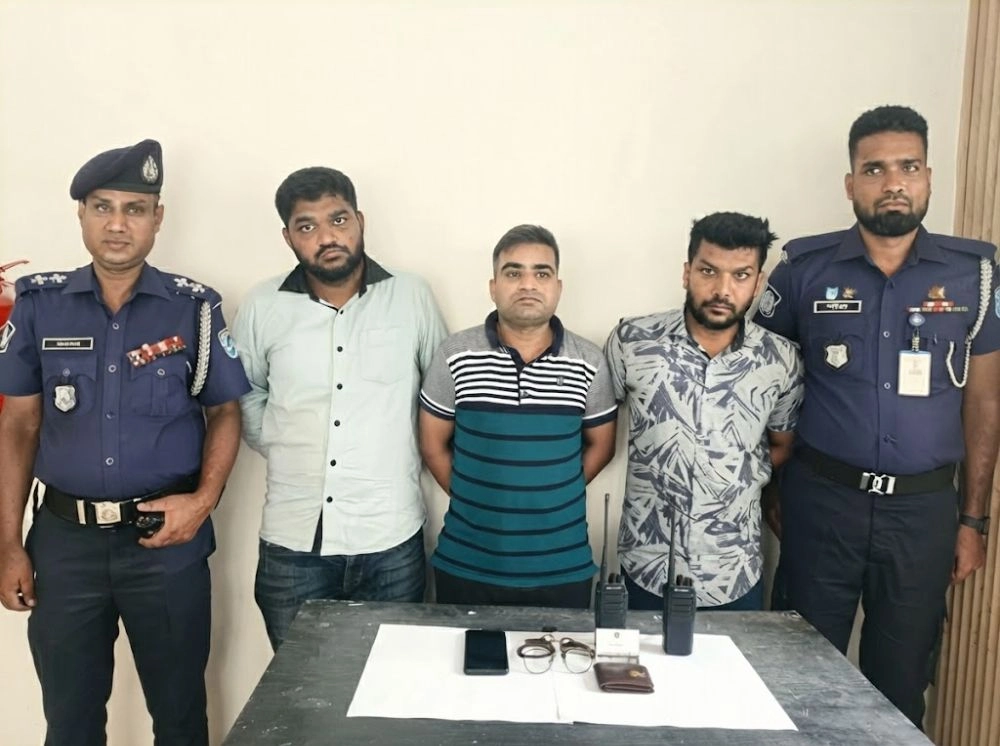 নারায়ণগঞ্জে ডিজিএফআইয়ের তিন ভুয়া সদস্য গ্রেফতার
