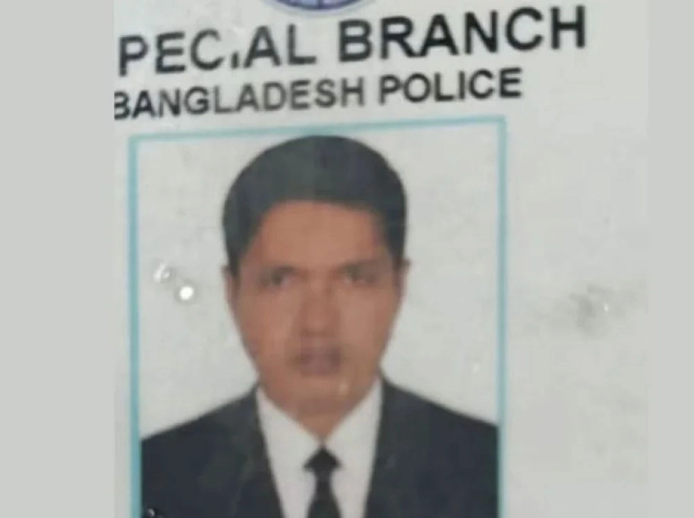 পুলিশের এসবি সদস্যকে পিটিয়ে হত্যা