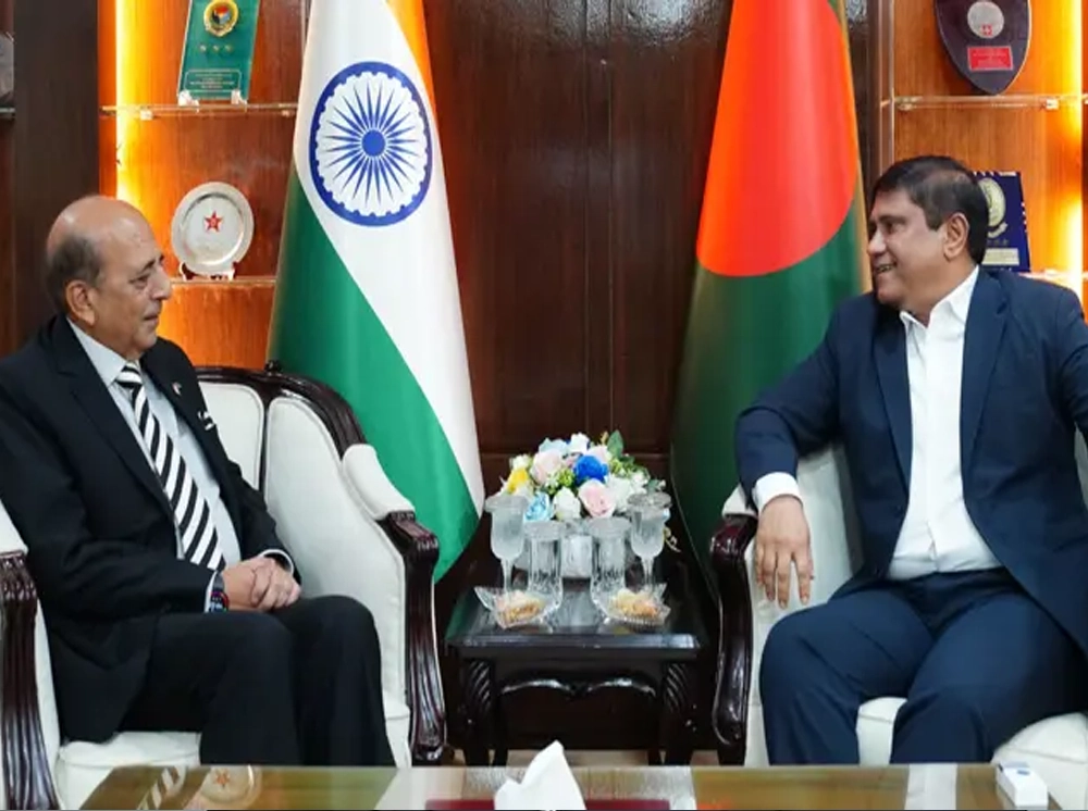 প্রধানমন্ত্রীর প্রতিরক্ষা উপদেষ্টার সাথে ভারতের হাইকমিশনারের সাক্ষাৎ