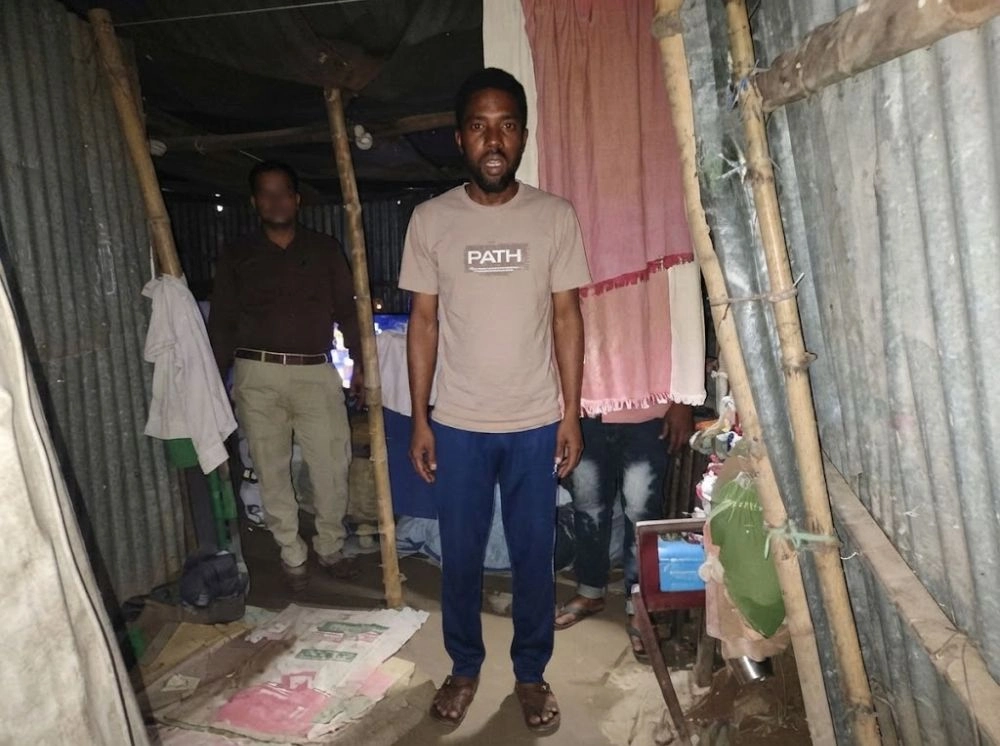 মাদক সেবনের ভিডিও ভাইরাল, পুলিশ কনস্টেবল ক্লোজড