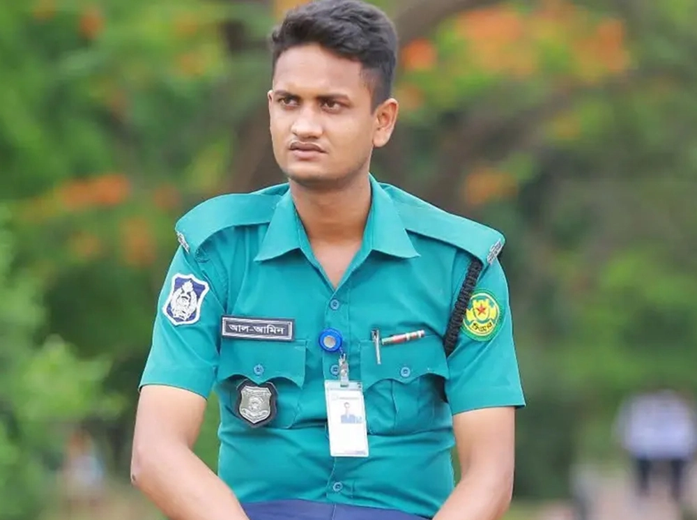 নাটোরে মাদকসহ পুলিশ সদস্য গ্রেফতার