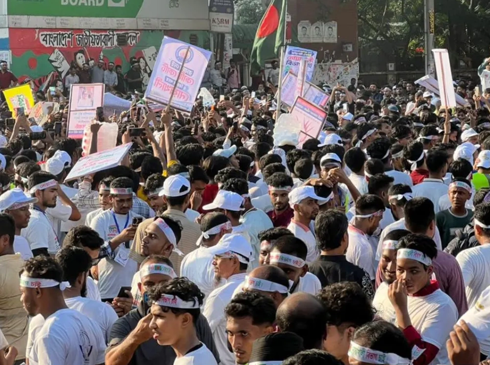 নোয়াখালীকে বিভাগ ঘোষণার দাবিতে শাহবাগ অবরোধ