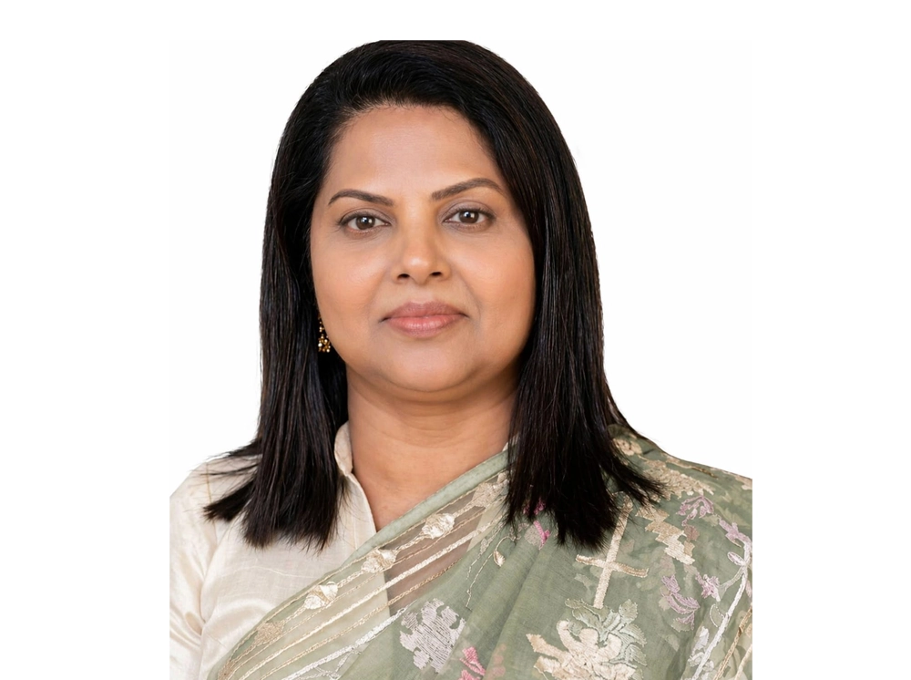 সাধারণ সেবাগ্রহীতার বেশে ভূমি অফিসে ডিসি ফরিদা