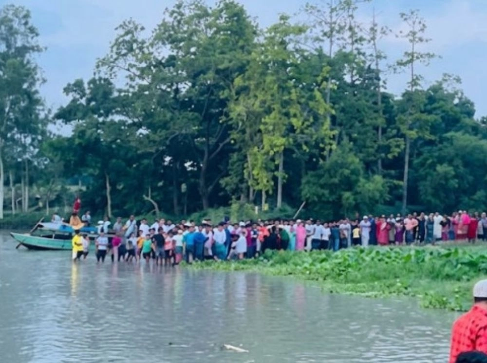 শীতলক্ষ্যায় গোসলে নেমে নারী-শিশুসহ নিখোঁজ ৪