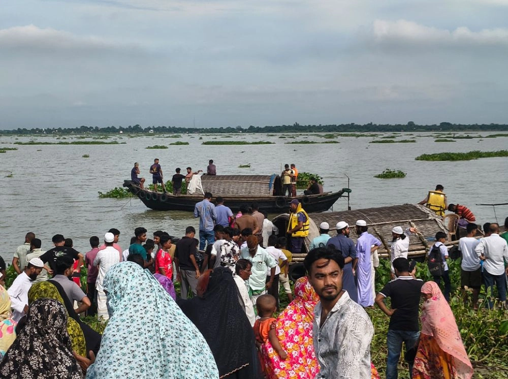 মেঘনায় গোসলে নেমে জমজ ভাইসহ প্রাণ গেল ৩ শিক্ষার্থীর