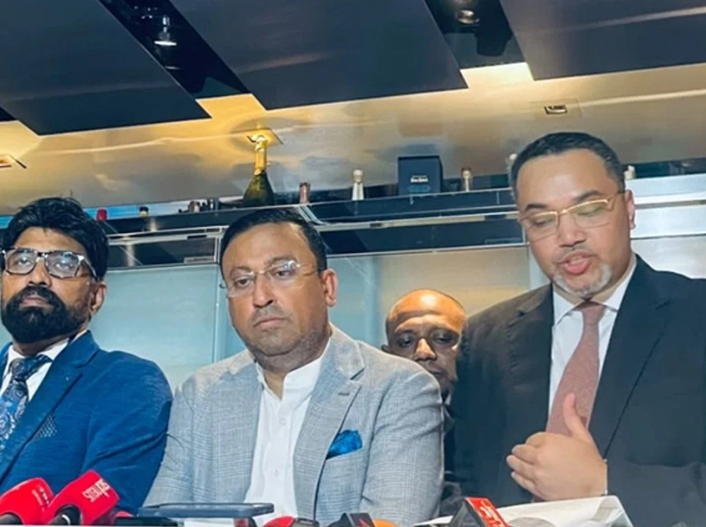 বোয়িংয়ের সাথে নতুন ১১ বিমান কেনার চুক্তি সই: মাহদী আমিন