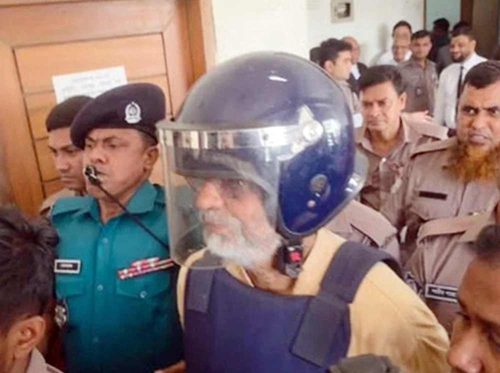 রিমান্ড শেষে আদালতে মেজর (অব.) আখতারুজ্জামান