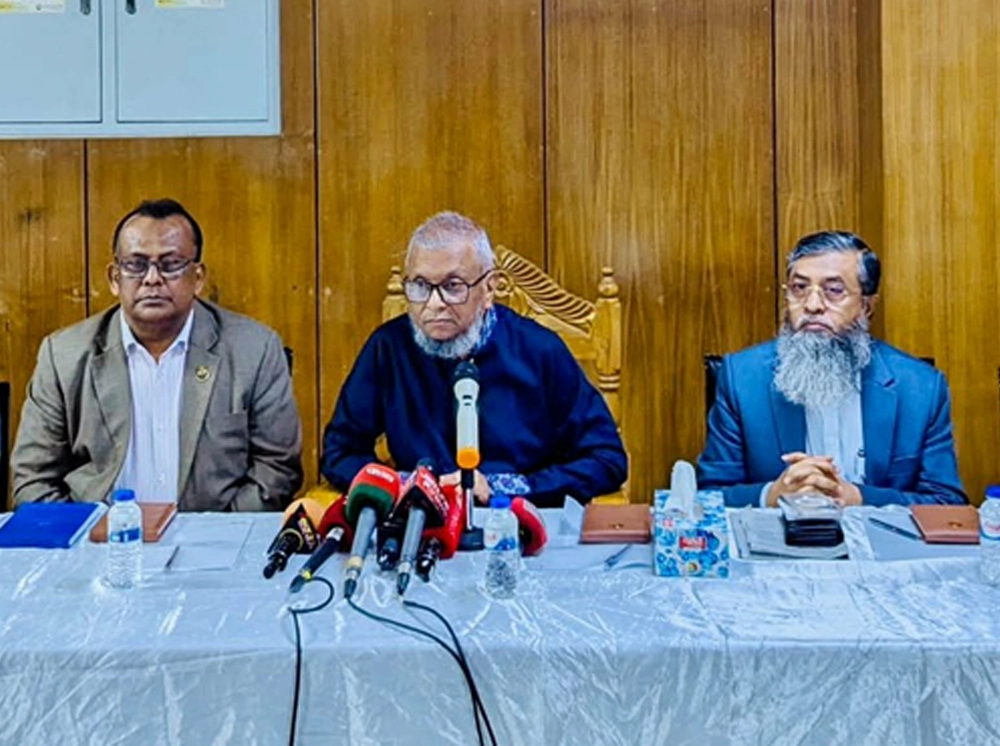 গার্মেন্টস শ্রমিকদের নতুন মজুরি নির্ধারণে বোর্ড গঠন রবিবার: শ্রমমন্ত্রী