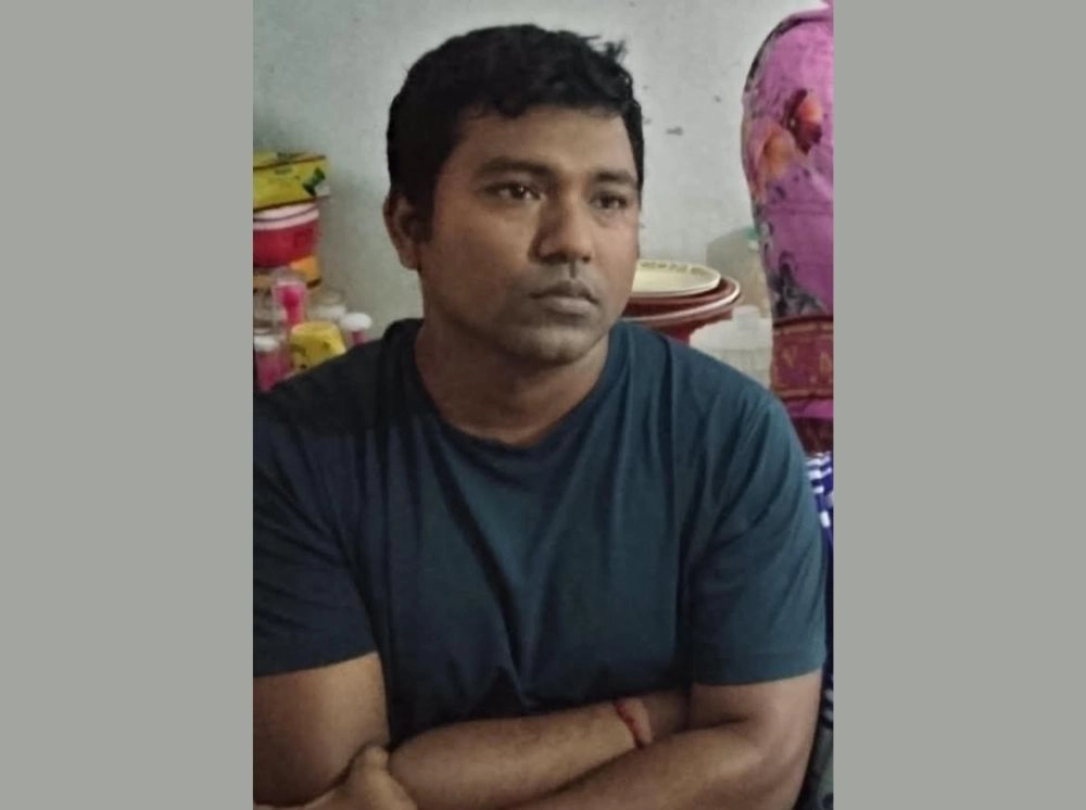 বাগেরহাটে প্রবাসীর ঘর থেকে এসআই আটক, অতঃপর...