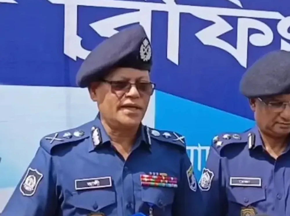 সরকার অনুমোদন দিলে ক্রসফায়ার করতেও পুলিশ পিছপা হবে না