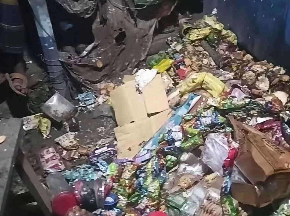 বাকিতে সিগারেট না দেওয়ায় দোকানে পেট্রোল ঢেলে আগুন