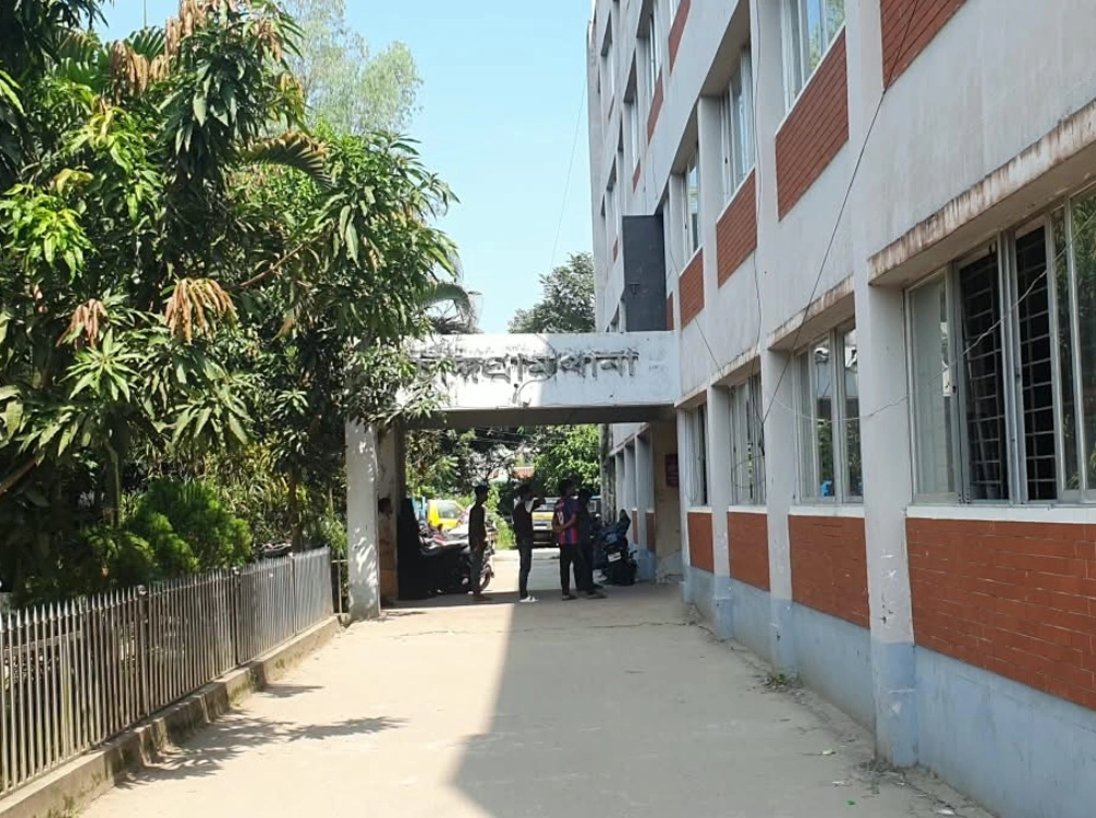 কুমিল্লায় নবজাতককে ৫০ হাজার টাকায় বিক্রির অভিযোগ, আটক ৪