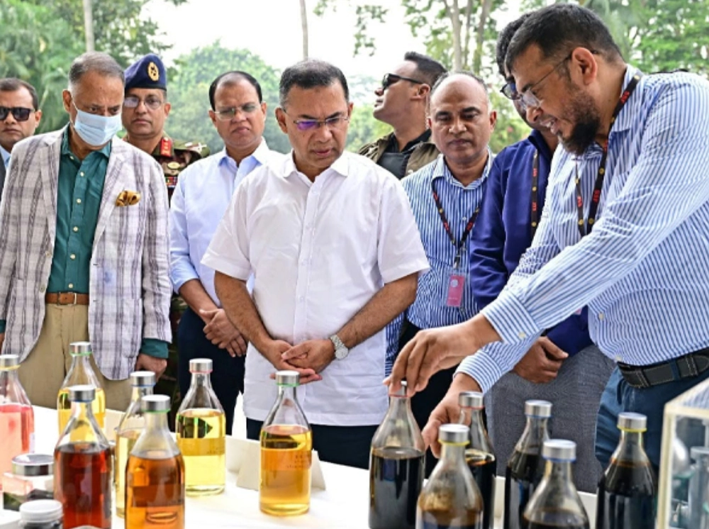 বর্জ্য থেকে জ্বালানি তেল উৎপাদন, প্রকল্প বাস্তবায়নে সহায়তার আশ্বাস প্রধানমন্ত্রীর