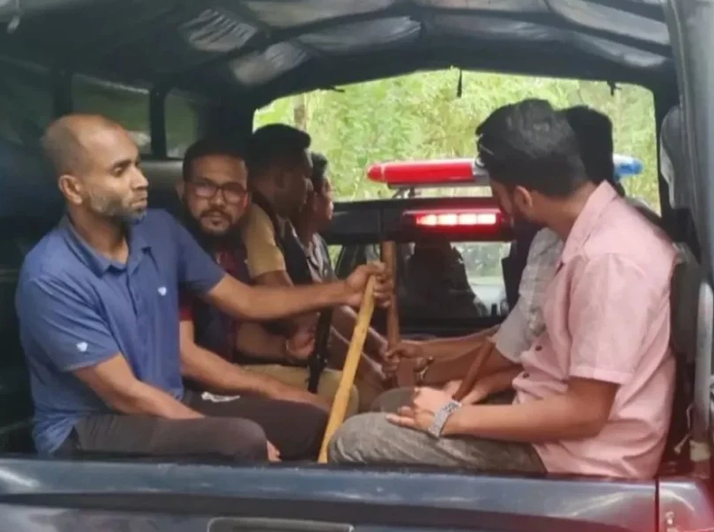 সাবেক আওয়ামী লীগ নেতার বাড়ি থেকে আটক ৭ নেতাকর্মী