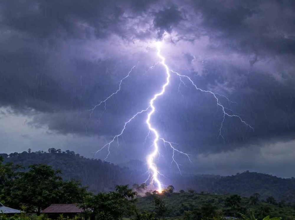 বান্দরবানে বজ্রপাতে প্রাণ গেল শিশুসহ দুইজনের