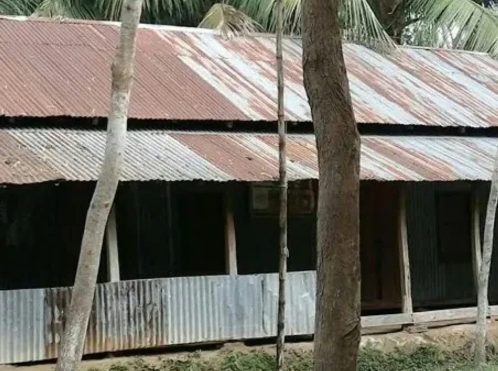 ৮ শিক্ষকের কলেজে একমাত্র পরীক্ষার্থীও ফেল
