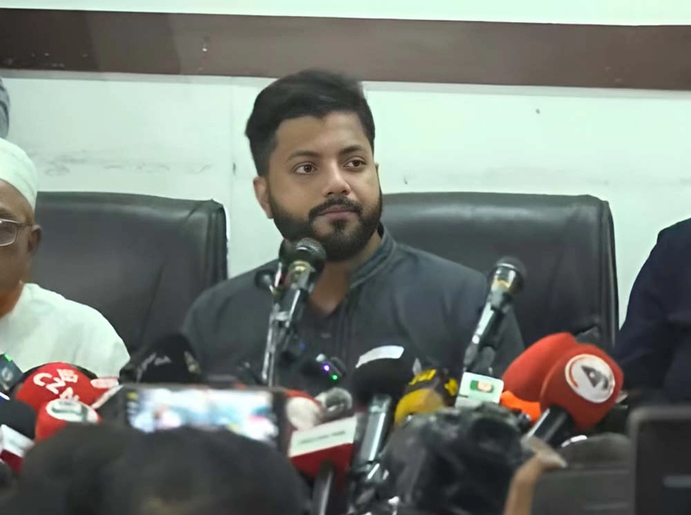 পদত্যাগের ঘোষণা দিলেন ইশরাক