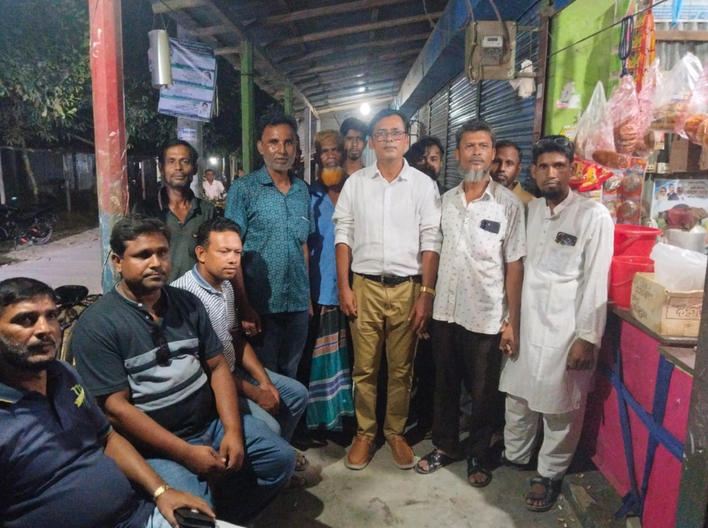 বালিয়াকান্দির নবাবপুরে চার চেয়ারম্যান প্রার্থীর একসাথে গণসংযোগ