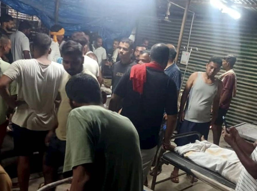 গঙ্গায় নৌকাডুবি, শিশুসহ নিহত ১৩