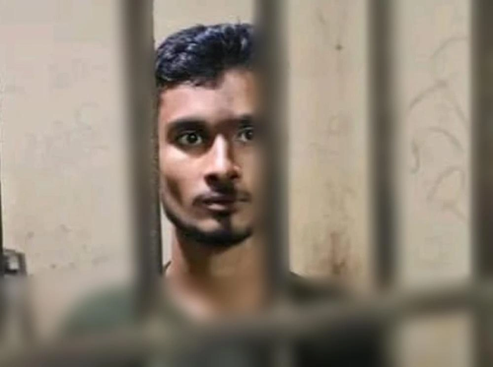 অনলাইন জুয়া খেলার সময় মাদ্রাসা ছাত্রদল নেতা গ্রেফতার