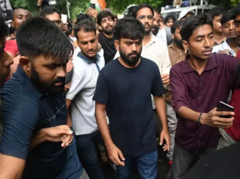 এবার নিজ বাসা থেকে ফের আটক অভিজিৎ দীপকে