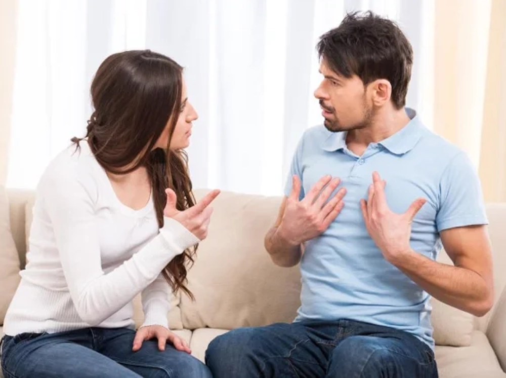সম্পর্ক ভাঙার ইঙ্গিত দেয় যে ৪ আচরণ