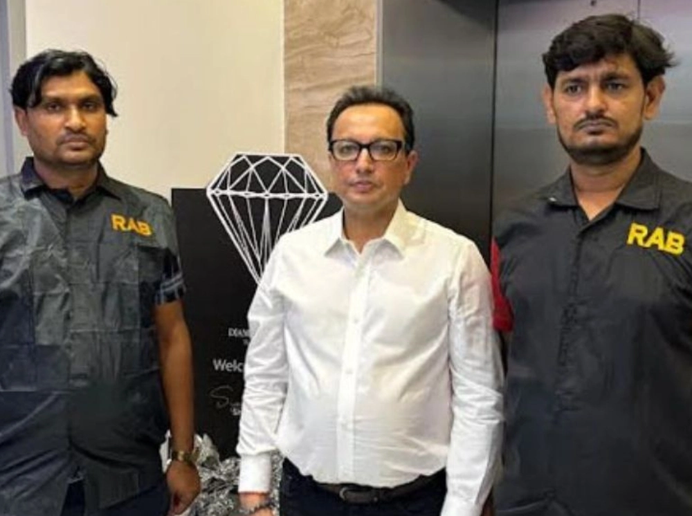 ৬৭৮ কোটি টাকা পাচারের অভিযোগে গ্রেফতার দিলীপ আগারওয়ালা