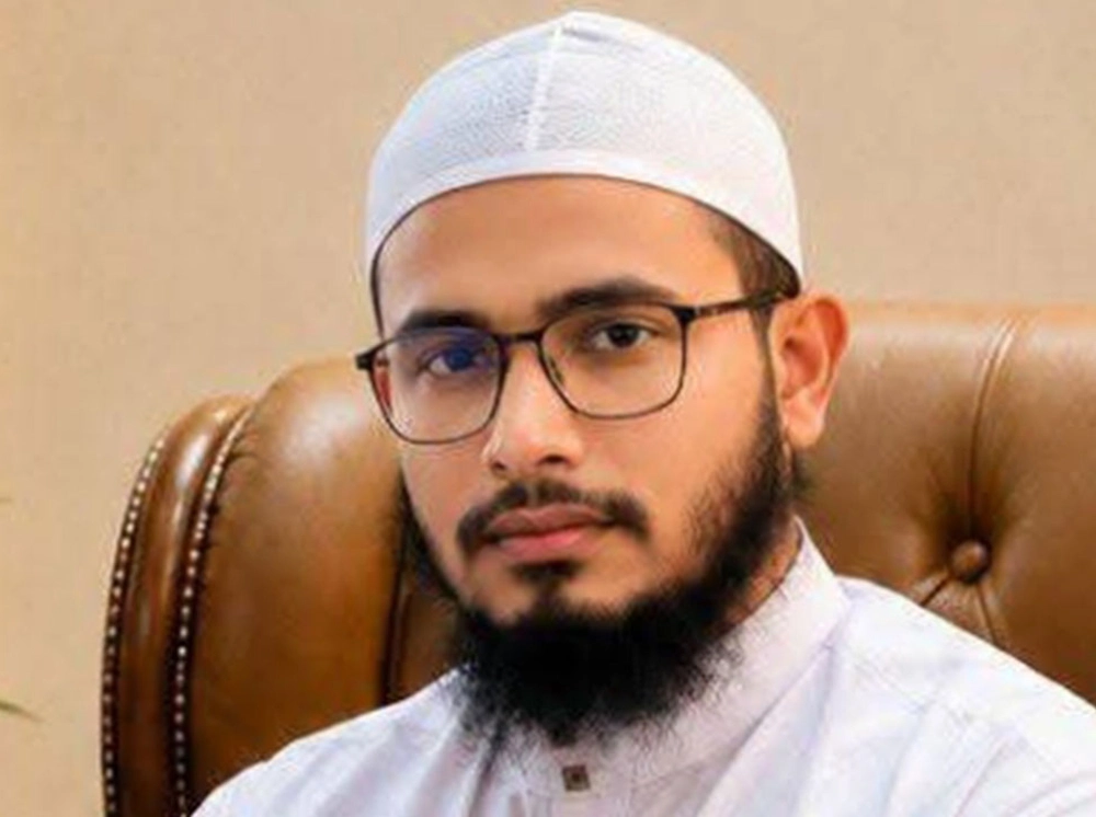 মসজিদের পাশে ভাড়া বাসায় অন্যের স্ত্রীকে নিয়ে ইমামের বসবাস