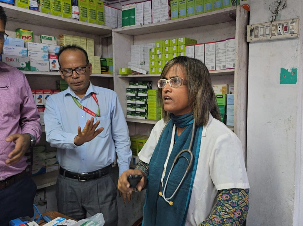 ভুয়া ডিগ্রি ব্যবহার করে চিকিৎসার অভিযোগে নারীর ৩ মাসের কারাদণ্ড