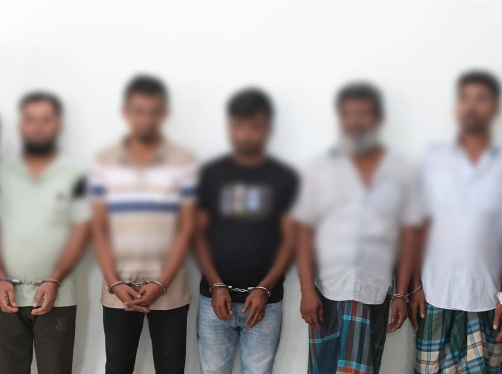 অবসরপ্রাপ্ত এএসপির বাড়িতে দুর্ধর্ষ ডাকাতি, অস্ত্রসহ গ্রেফতার ৫