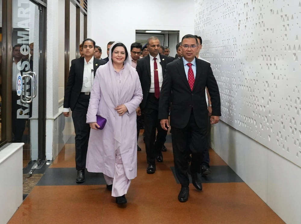 জাপান সফর শেষে দেশে ফিরেছেন প্রধানমন্ত্রী
