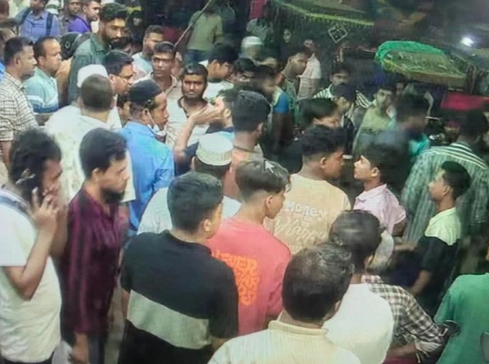 রোগীর মৃত্যুকে কেন্দ্র করে ইসলামী ব্যাংক হাসপাতালে ভাঙচুর