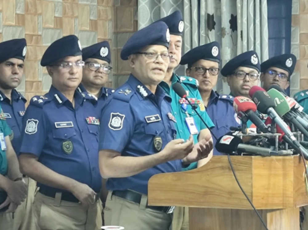 চাঁদাবাজি বন্ধে আসছে নতুন আইন: আইজিপি